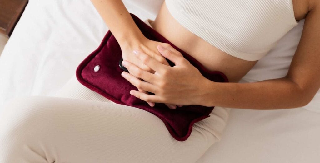 Pcos Vs. Endometriosis: Understanding The Differences, Overlapping Symptoms, And Root Causes 1 Pcos And Endometriosis (2)